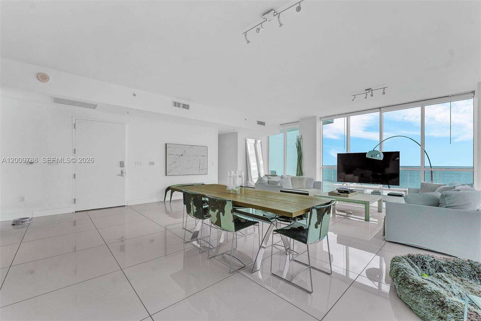 Continuum North Tower at 50 Pointe Dr, Miami Beach, FL 33139 - For Rent photo 19