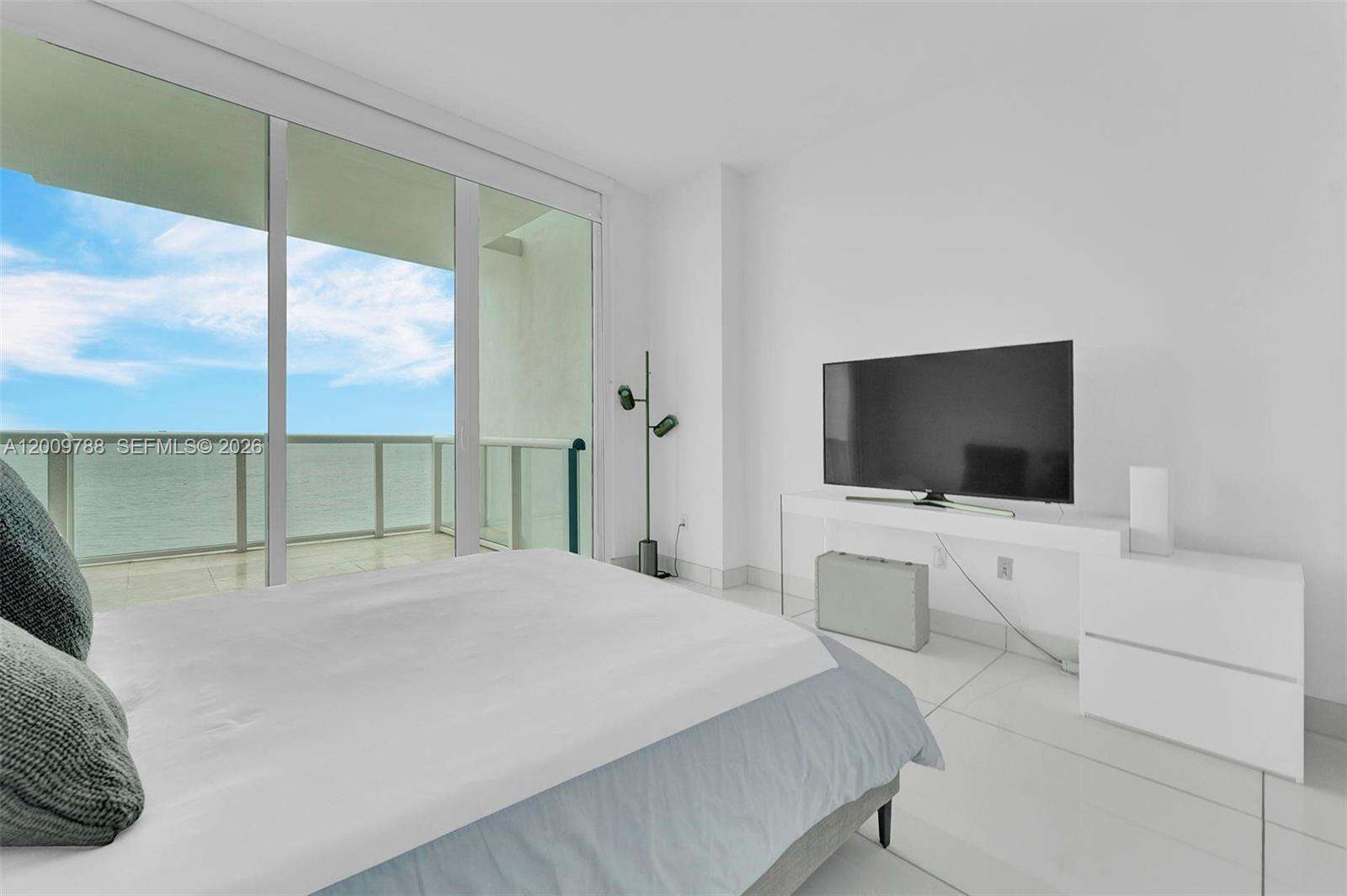 Continuum North Tower at 50 Pointe Dr, Miami Beach, FL 33139 - For Rent photo 22
