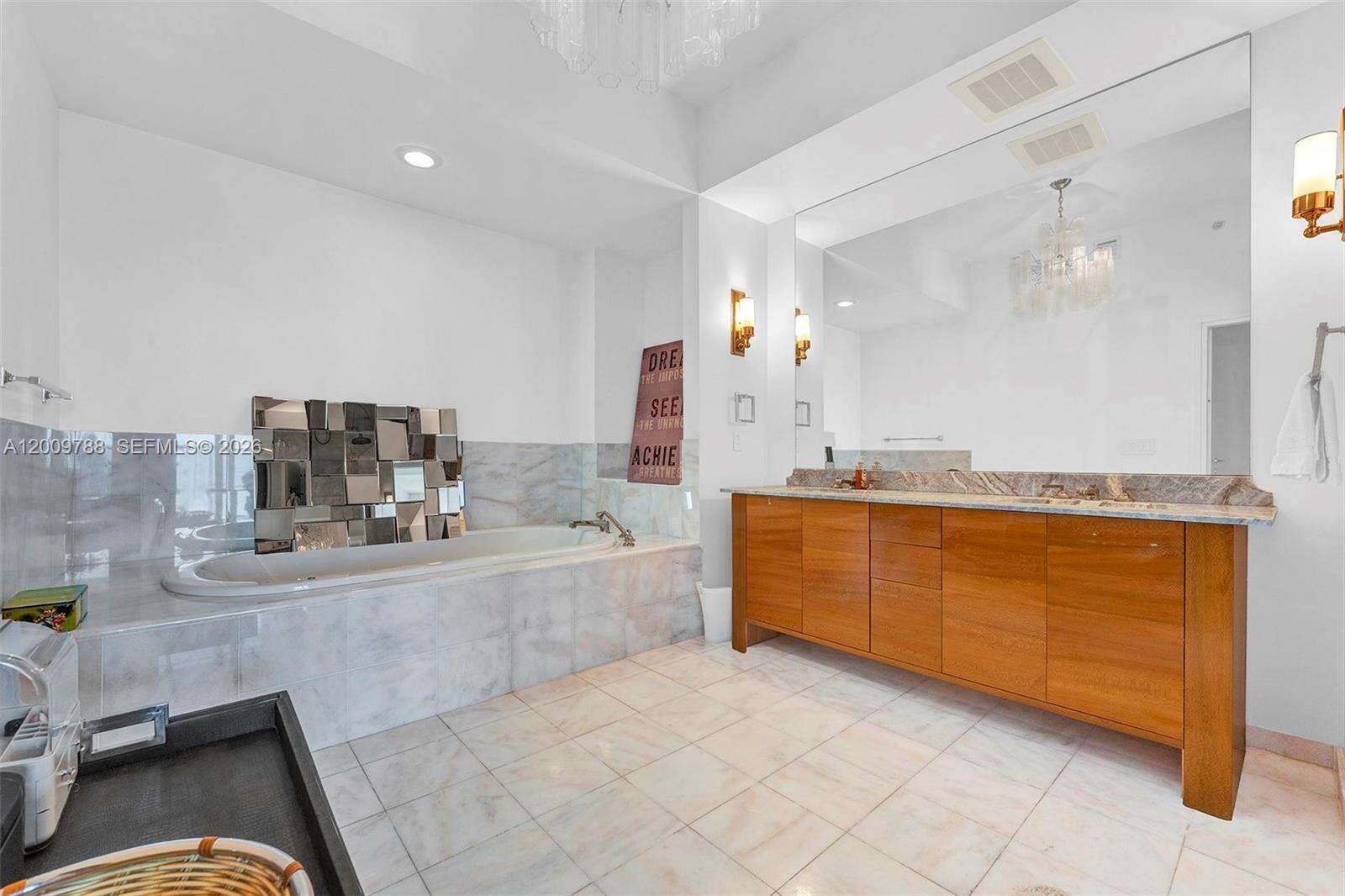 Continuum North Tower at 50 Pointe Dr, Miami Beach, FL 33139 - For Rent photo 23