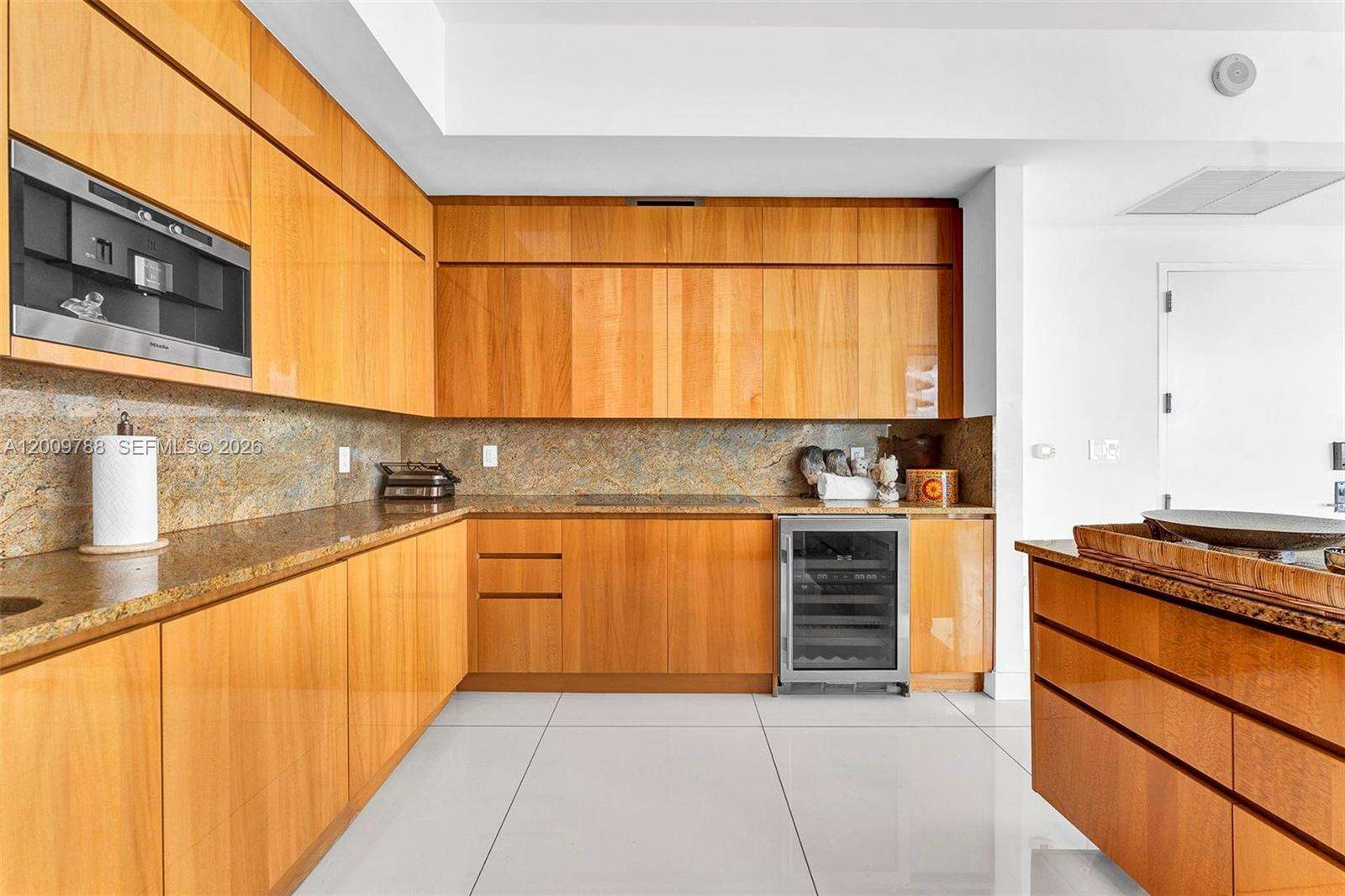 Continuum North Tower at 50 Pointe Dr, Miami Beach, FL 33139 - For Rent photo 31