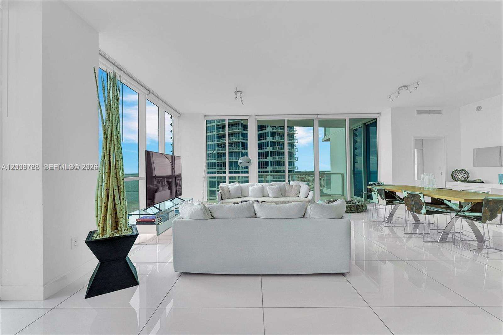 Continuum North Tower at 50 Pointe Dr, Miami Beach, FL 33139 - For Rent photo 37