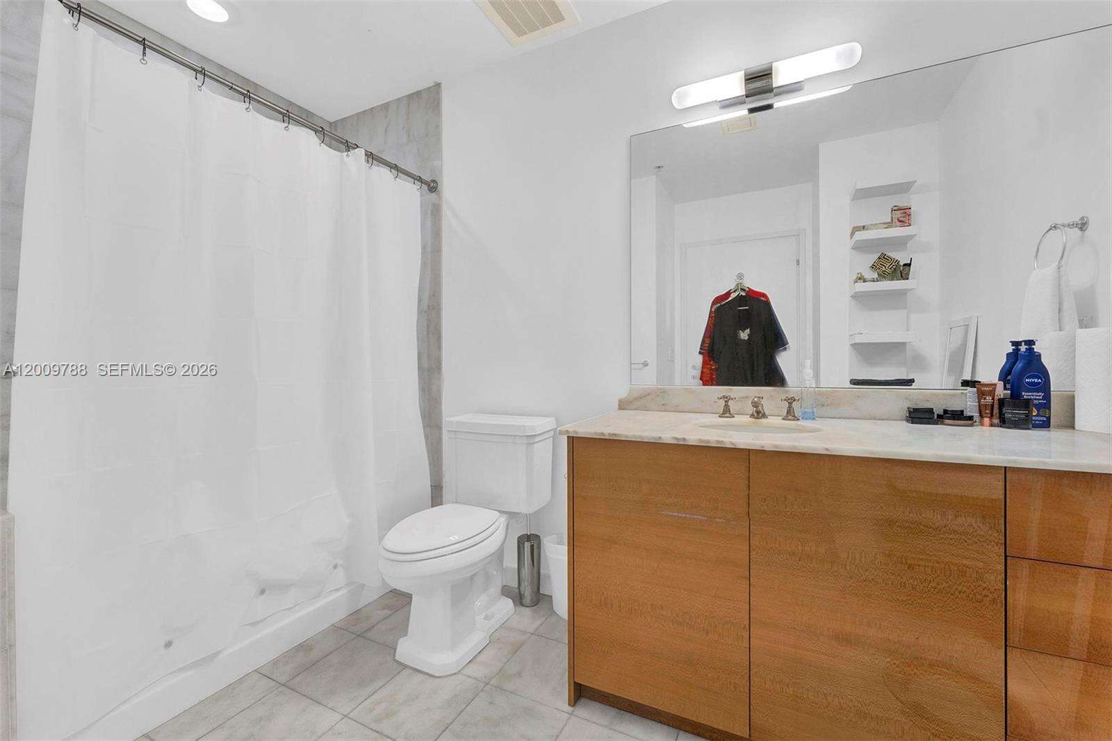 Continuum North Tower at 50 Pointe Dr, Miami Beach, FL 33139 - For Rent photo 5