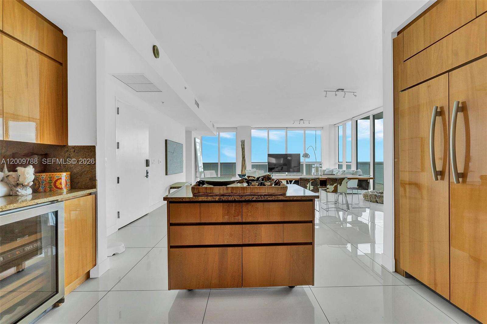 Continuum North Tower at 50 Pointe Dr, Miami Beach, FL 33139 - For Rent photo 6