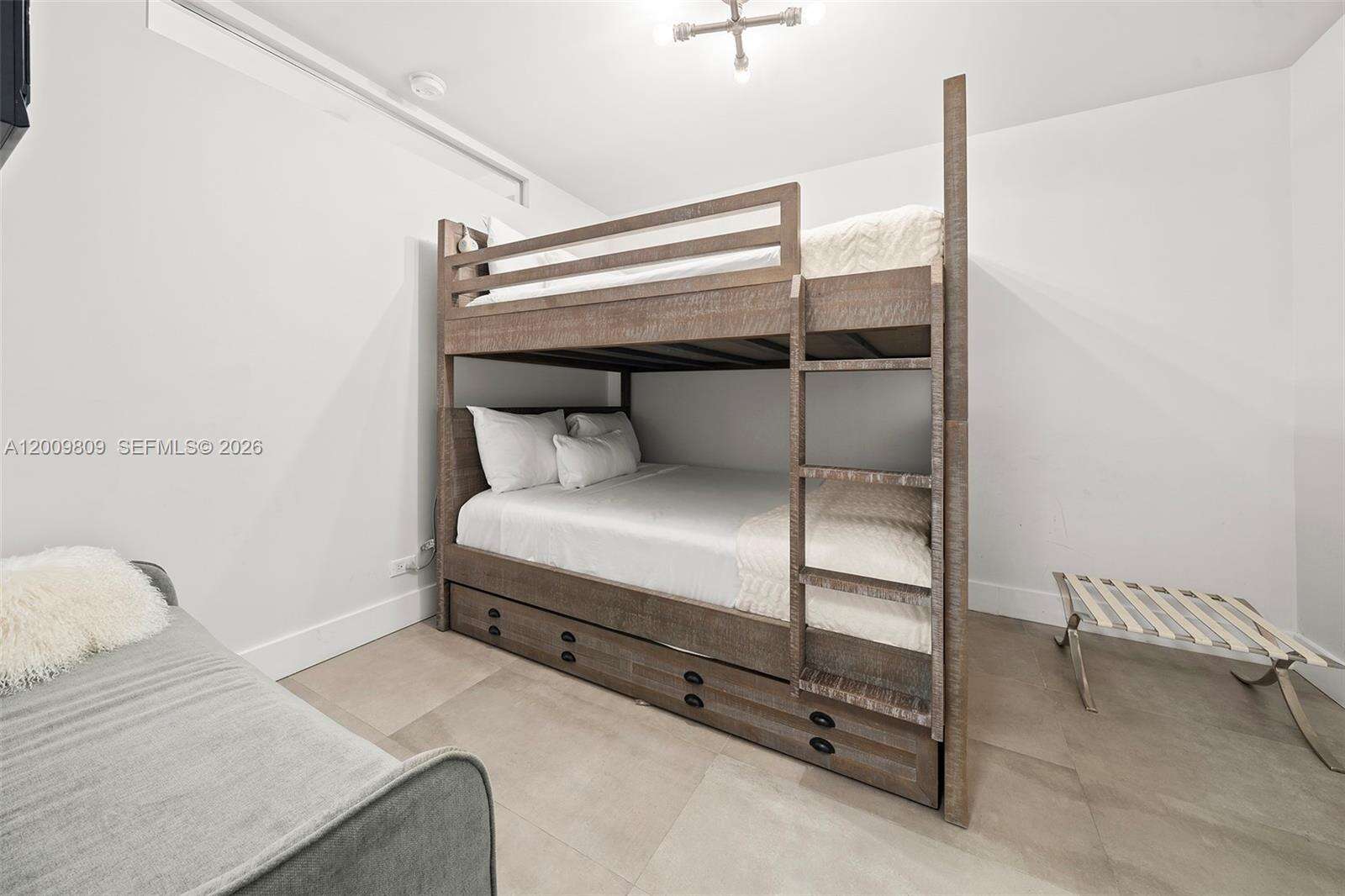 Roney Palace at 2301 Collins Ave, Miami Beach, FL 33139 - For Rent photo 17