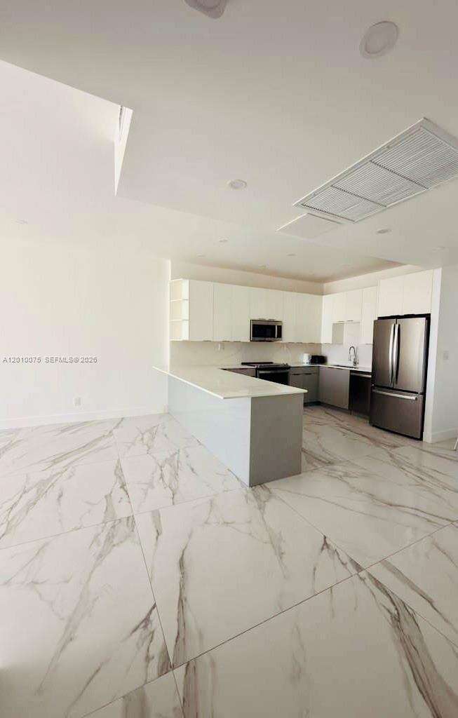 Ocean Reserve at 19370 Collins Ave, Sunny Isles Beach, FL 33160 - For Rent photo 11