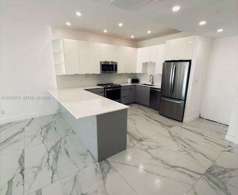 Ocean Reserve at 19370 Collins Ave, Sunny Isles Beach, FL 33160 - For Rent photo 8