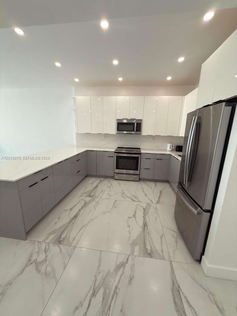 Ocean Reserve at 19370 Collins Ave, Sunny Isles Beach, FL 33160 - For Rent photo 10