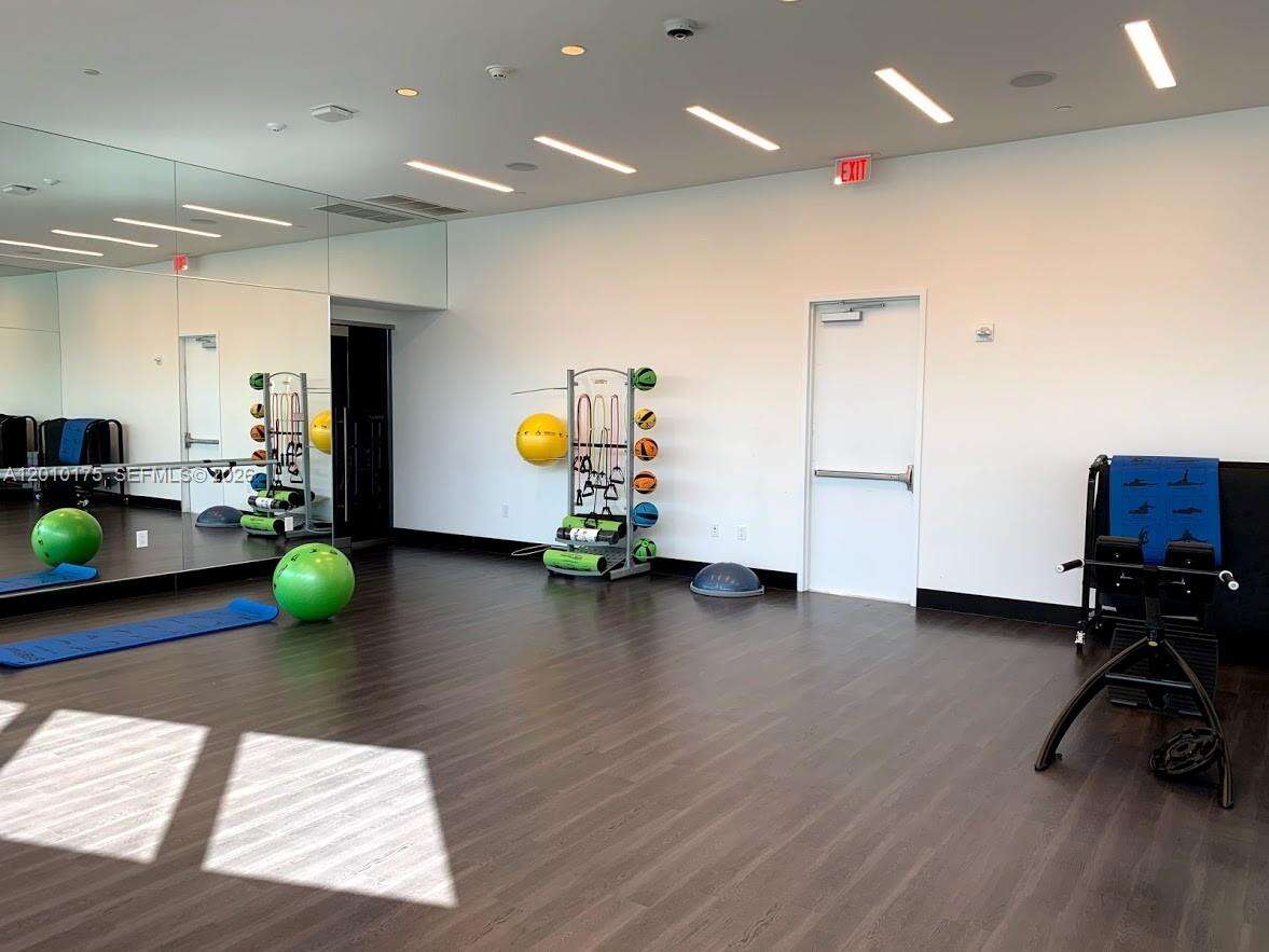 Paramount Miami Worldcenter at 851 1 Ave, Miami, FL 33132 - For Rent photo 49