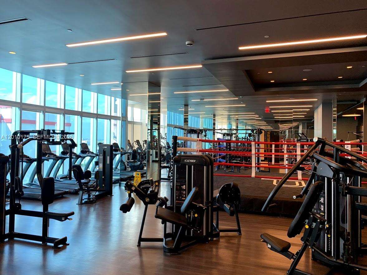 Paramount Miami Worldcenter at 851 1 Ave, Miami, FL 33132 - For Rent photo 50
