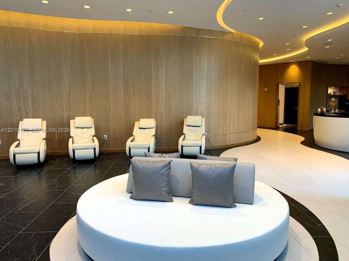 Paramount Miami Worldcenter at 851 1 Ave, Miami, FL 33132 - For Rent photo 52