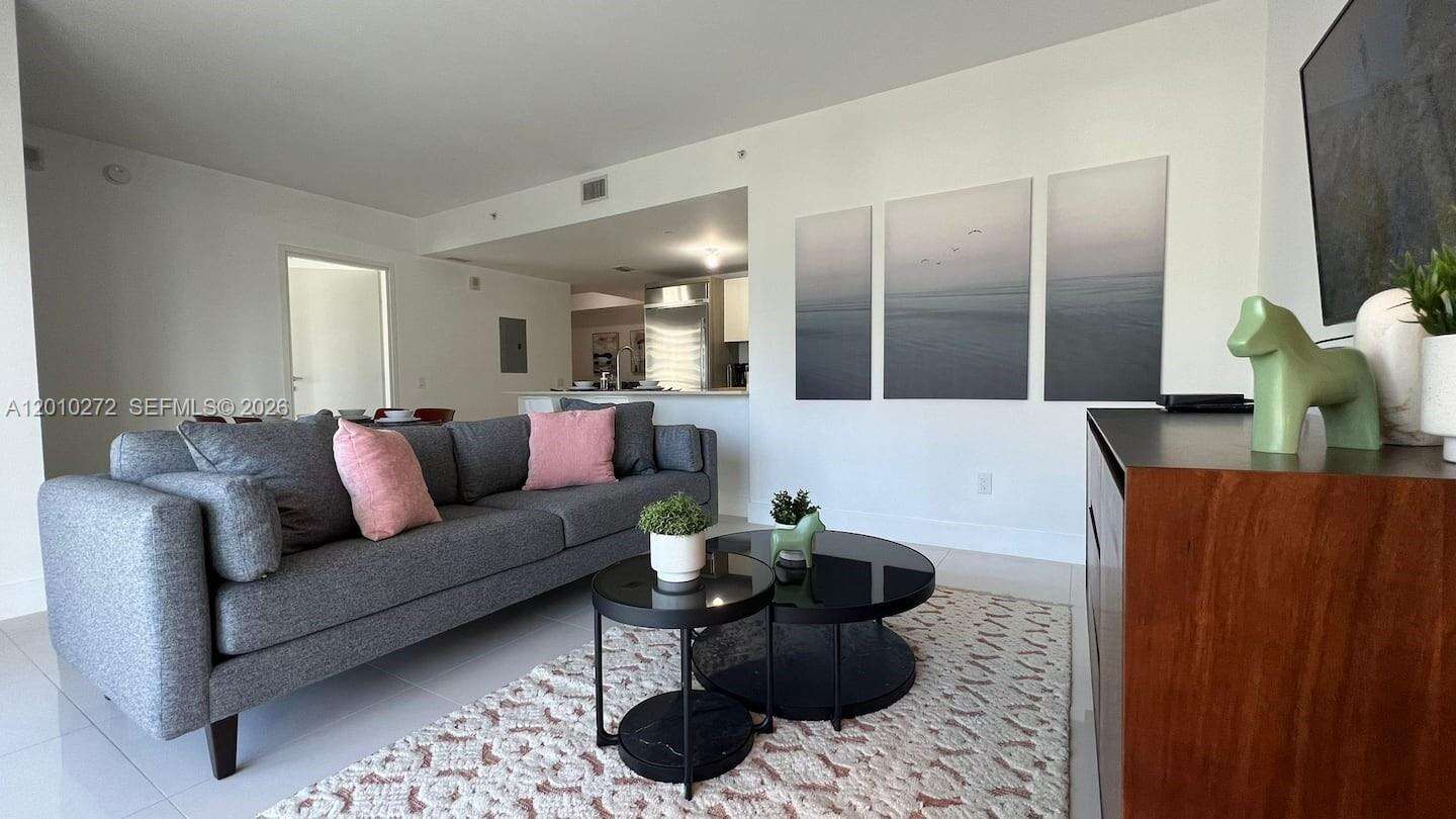 Brickell House at 1300 Brickell Bay Dr, Miami, FL 33131 - For Rent photo 2