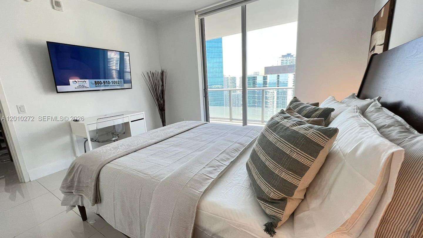Brickell House at 1300 Brickell Bay Dr, Miami, FL 33131 - For Rent photo 13
