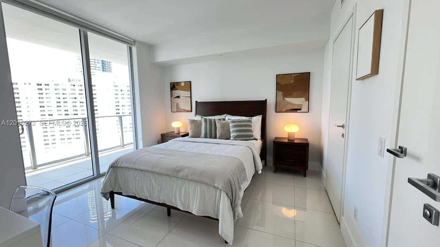 Brickell House at 1300 Brickell Bay Dr, Miami, FL 33131 - For Rent photo 17