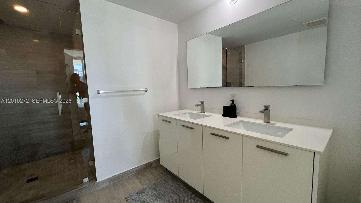 Brickell House at 1300 Brickell Bay Dr, Miami, FL 33131 - For Rent photo 20