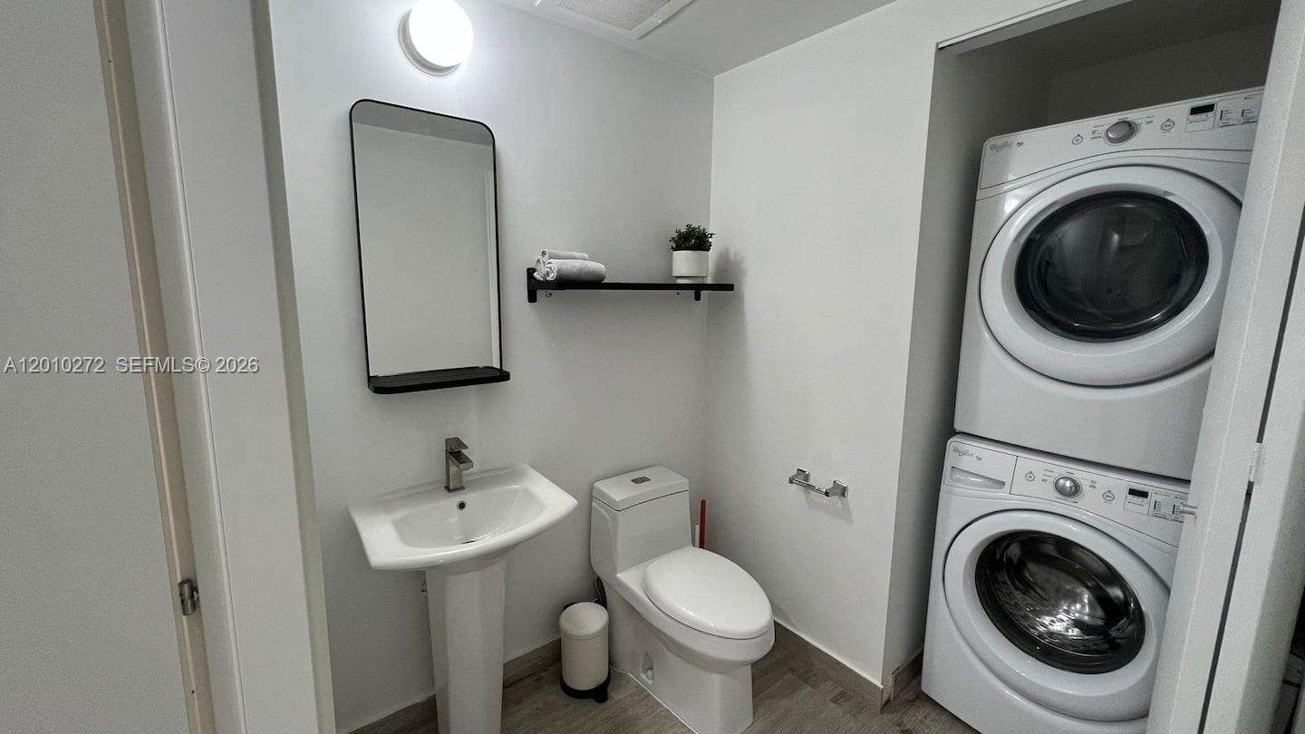 Brickell House at 1300 Brickell Bay Dr, Miami, FL 33131 - For Rent photo 22