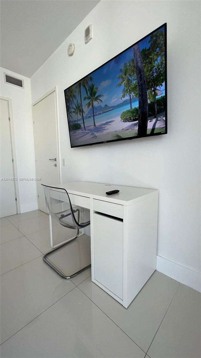 Brickell House at 1300 Brickell Bay Dr, Miami, FL 33131 - For Rent photo 23