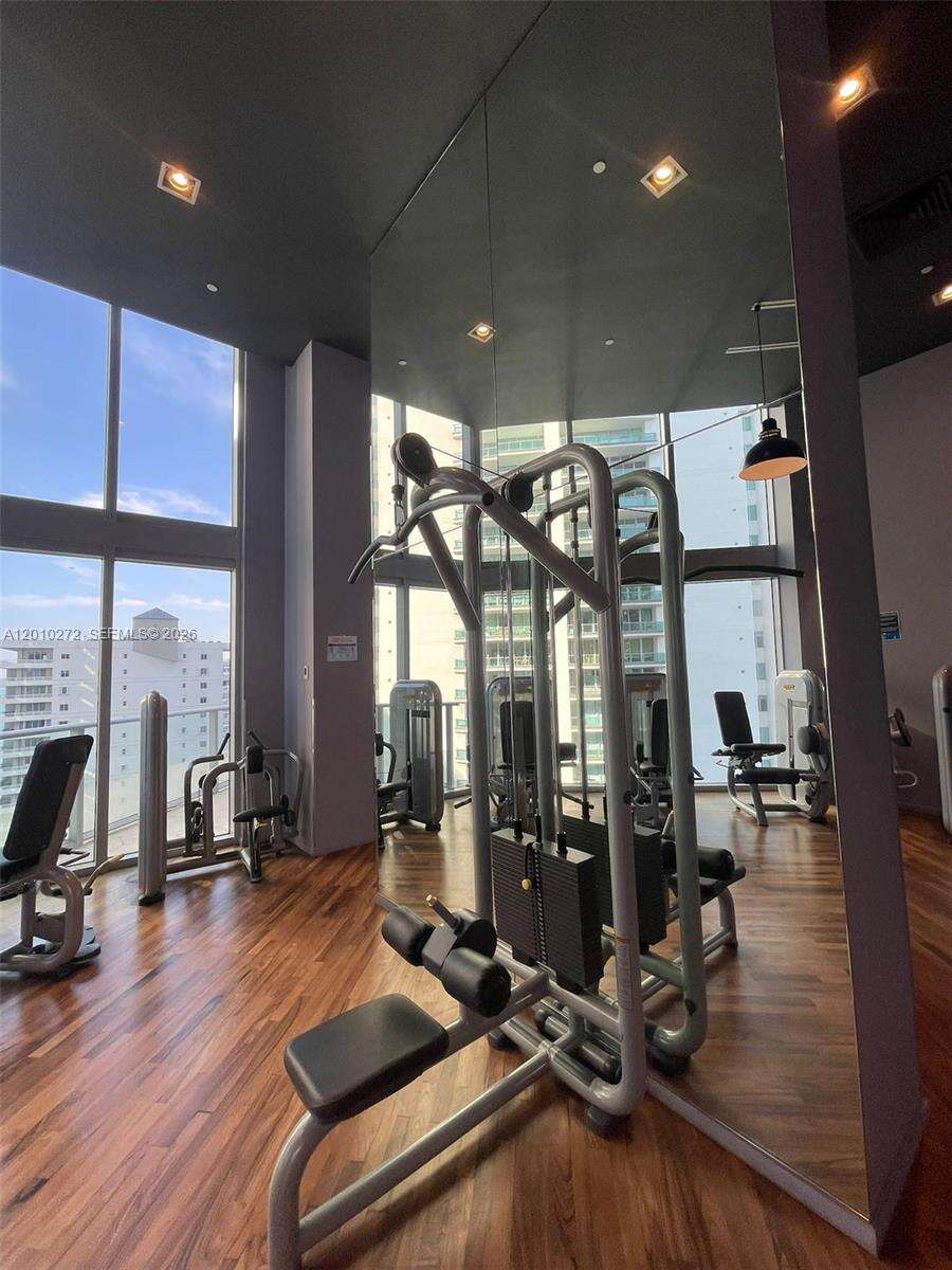 Brickell House at 1300 Brickell Bay Dr, Miami, FL 33131 - For Rent photo 30