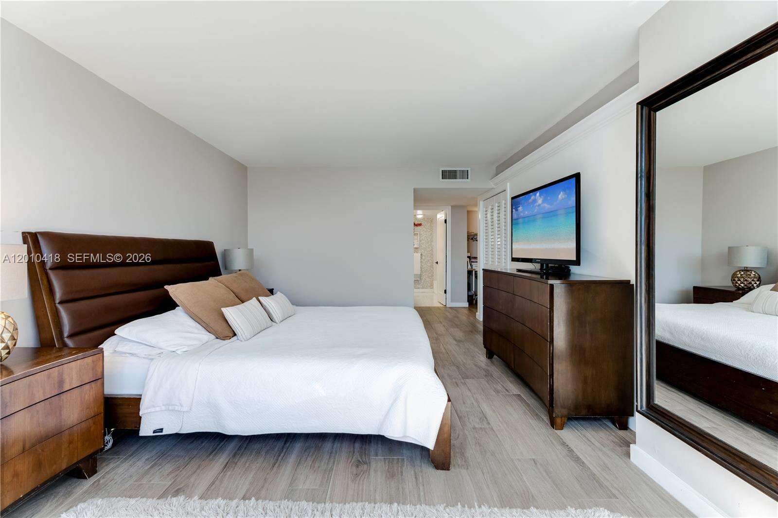 Brickell Place at 1901 Brickell Ave, Miami, FL 33129 - For Rent photo 21