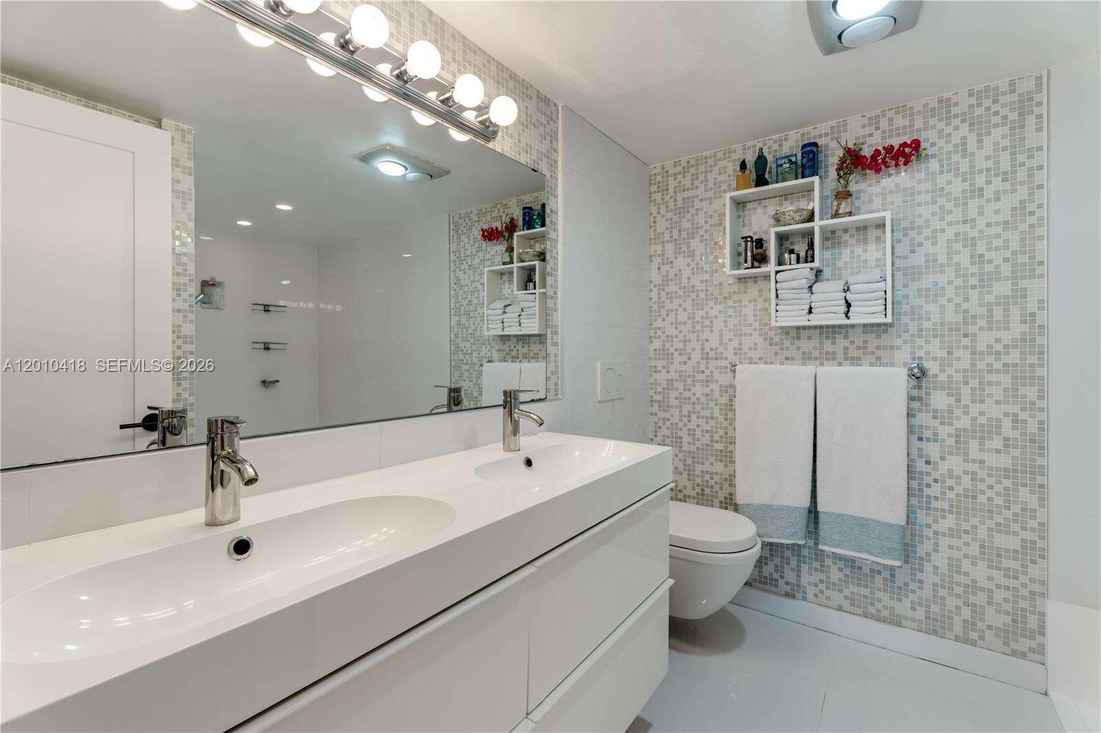 Brickell Place at 1901 Brickell Ave, Miami, FL 33129 - For Rent photo 22