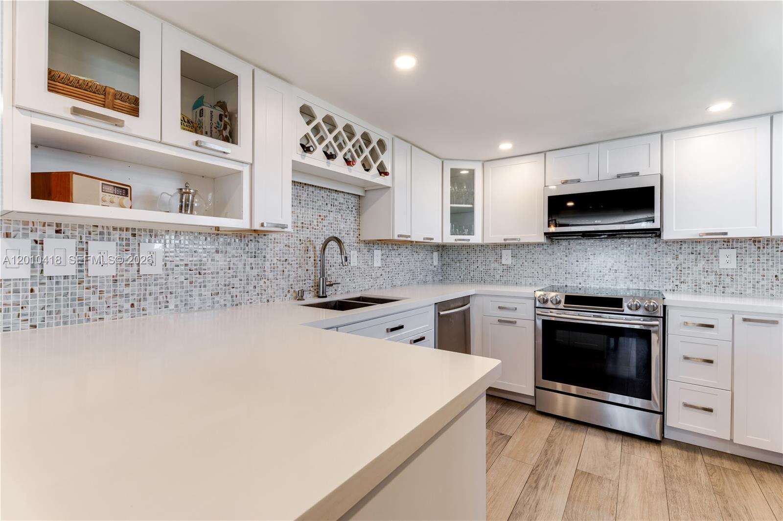 Brickell Place at 1901 Brickell Ave, Miami, FL 33129 - For Rent photo 5