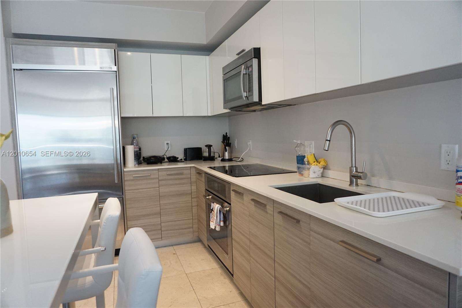 Brickell House at 1300 Brickell Bay Dr, Miami, FL 33131 - For Rent photo 5