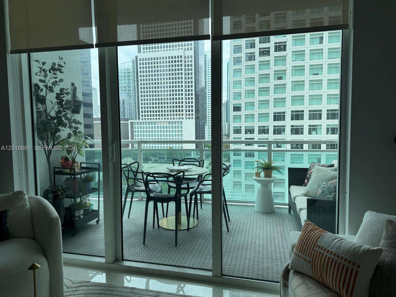 The Plaza On Brickell West at 951 Brickell Ave, Miami, FL 33131 - For Rent photo 2