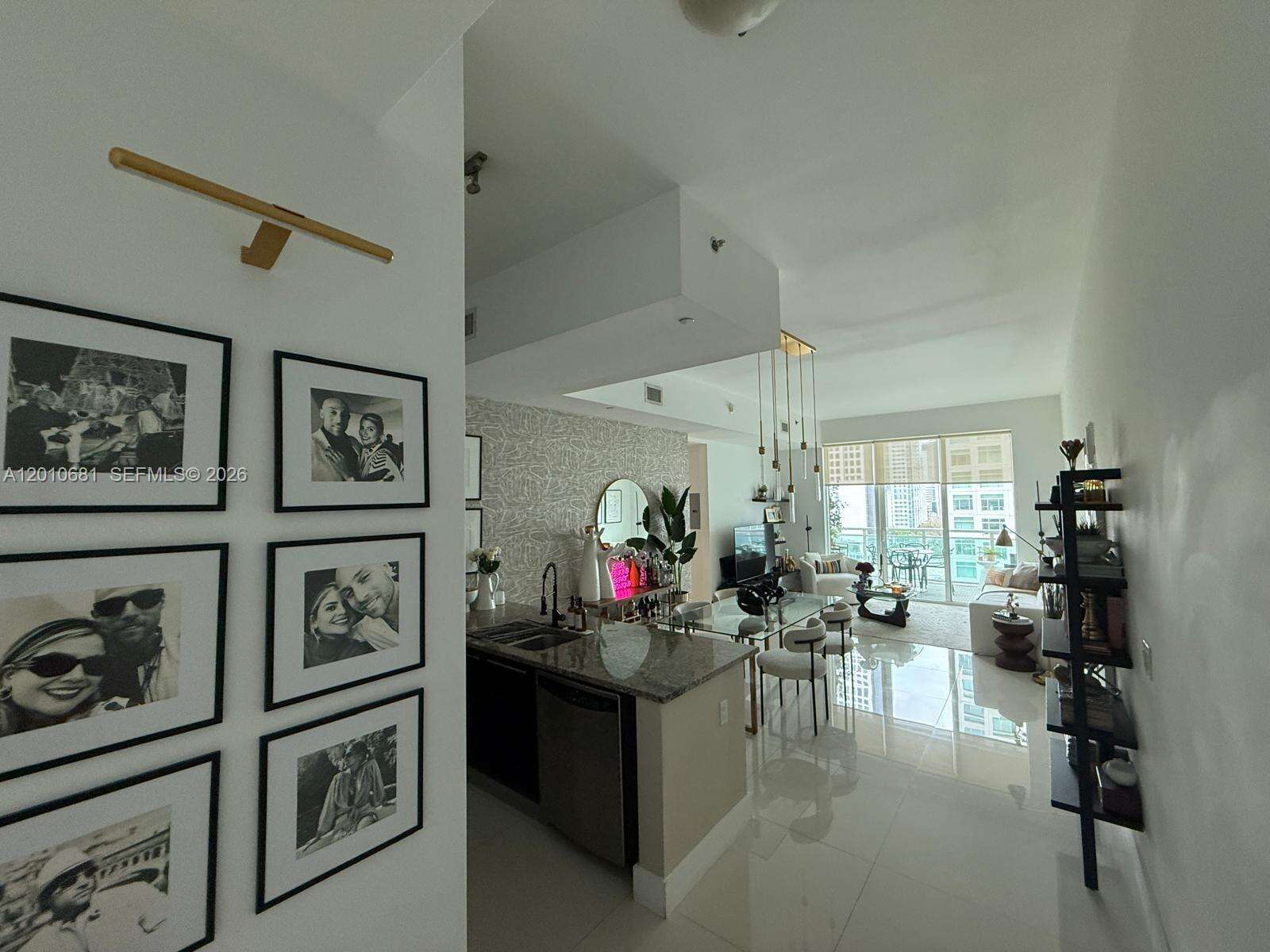 The Plaza On Brickell West at 951 Brickell Ave, Miami, FL 33131 - For Rent photo 3