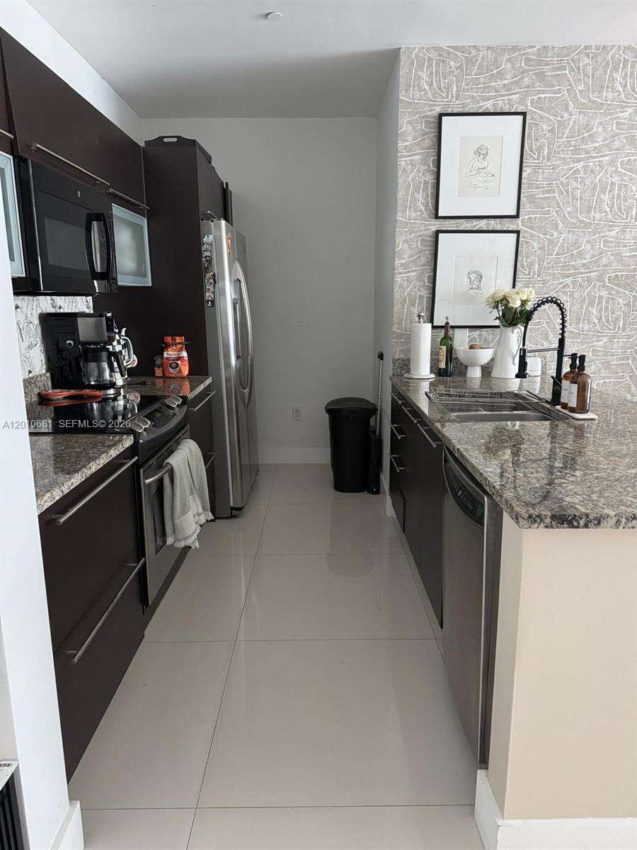 The Plaza On Brickell West at 951 Brickell Ave, Miami, FL 33131 - For Rent photo 8