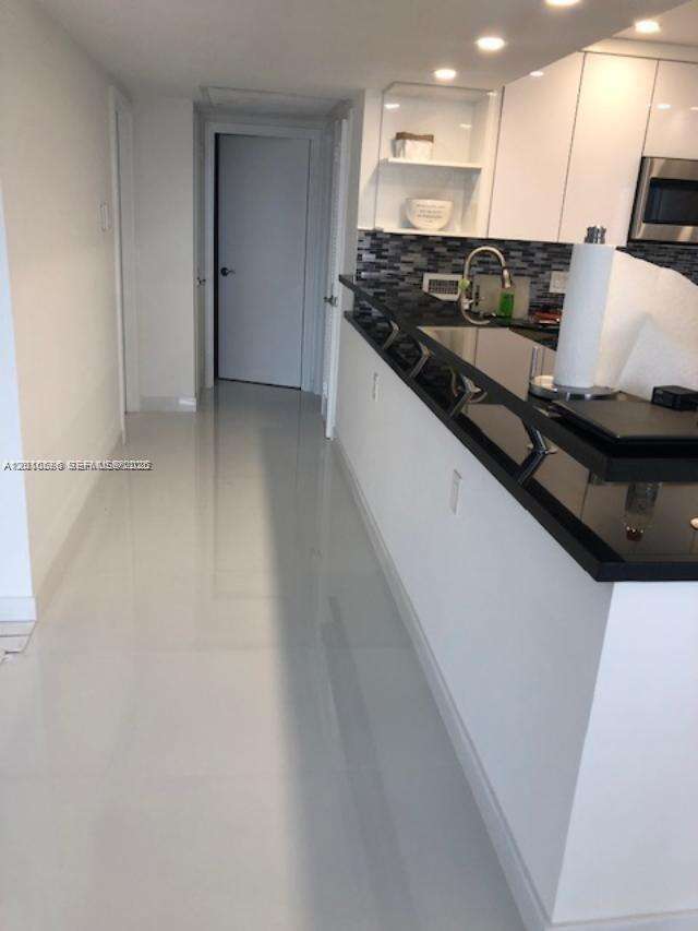 Parker Plaza at 2030 Ocean Dr, Hallandale Beach, FL 33009 - For Rent photo 19