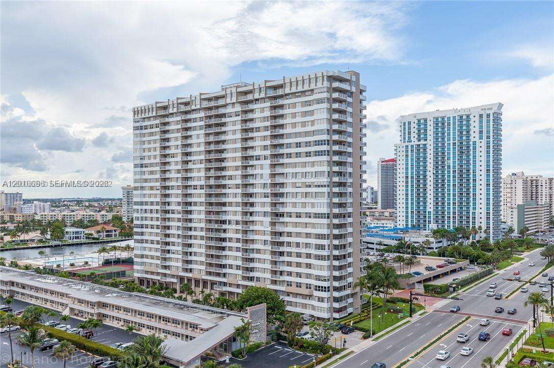 Parker Plaza at 2030 Ocean Dr, Hallandale Beach, FL 33009 - For Rent photo 4