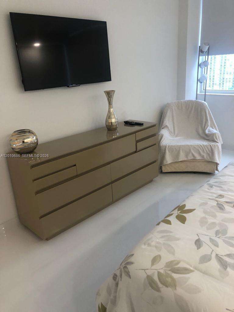 Parker Plaza at 2030 Ocean Dr, Hallandale Beach, FL 33009 - For Rent photo 38