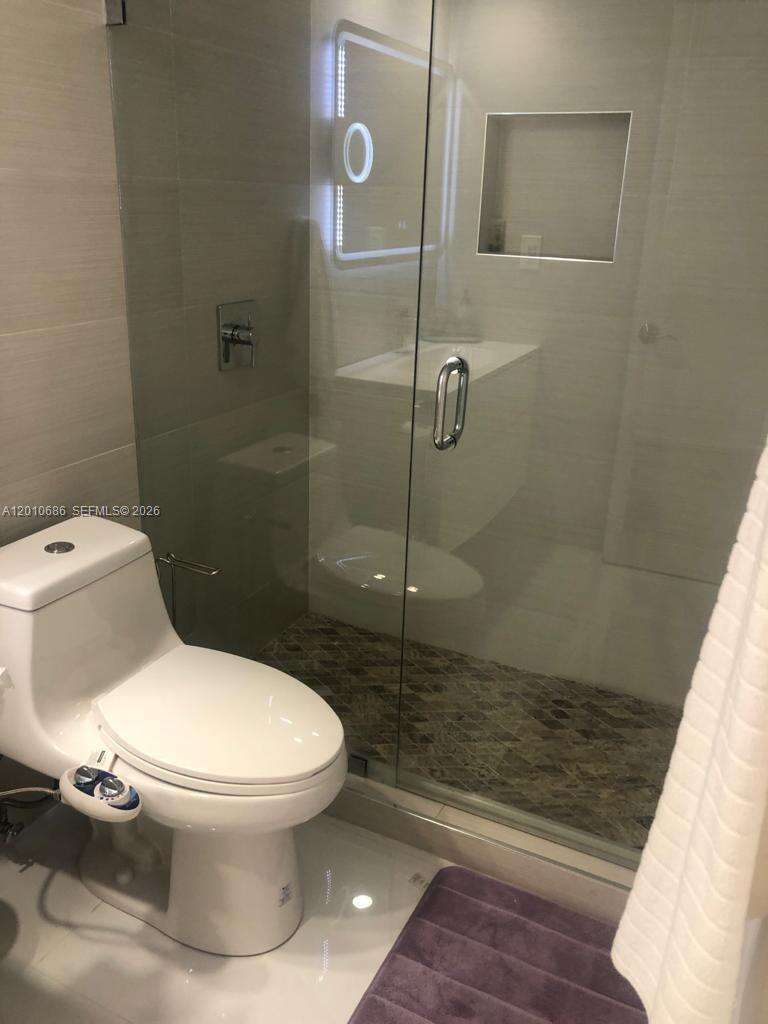 Parker Plaza at 2030 Ocean Dr, Hallandale Beach, FL 33009 - For Rent photo 43