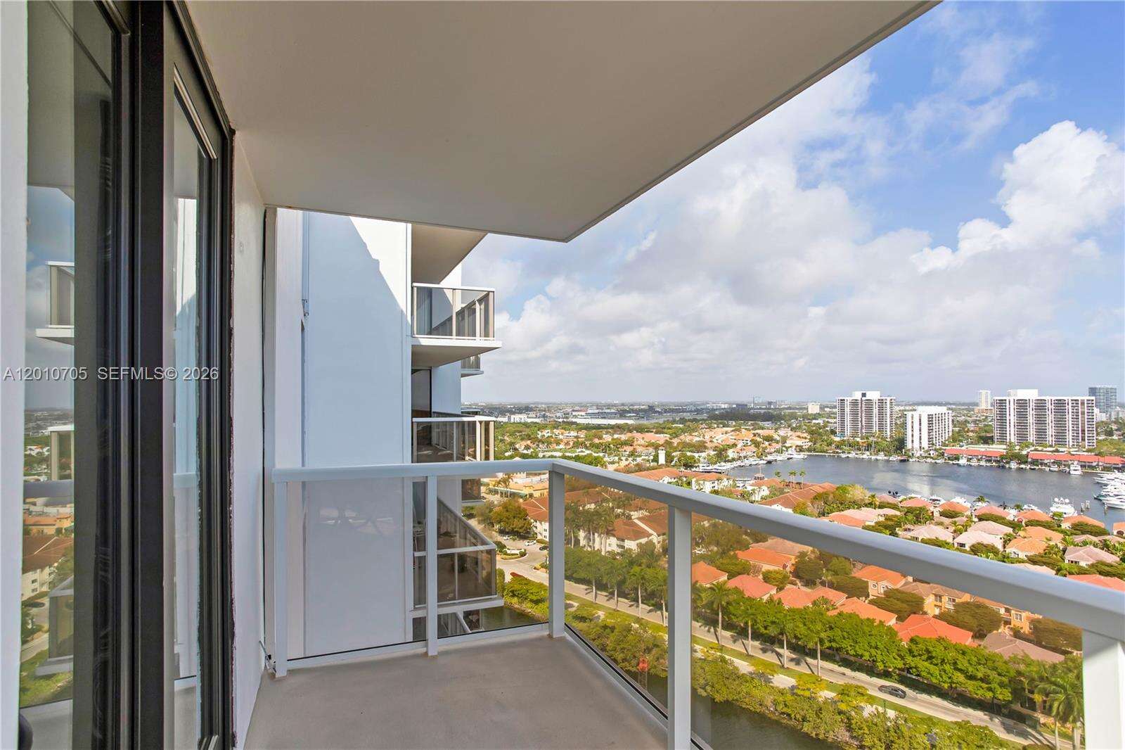 Flamenco Tower 1 at 3701 Country Club Dr, Aventura, FL 33180 - For Rent photo 22