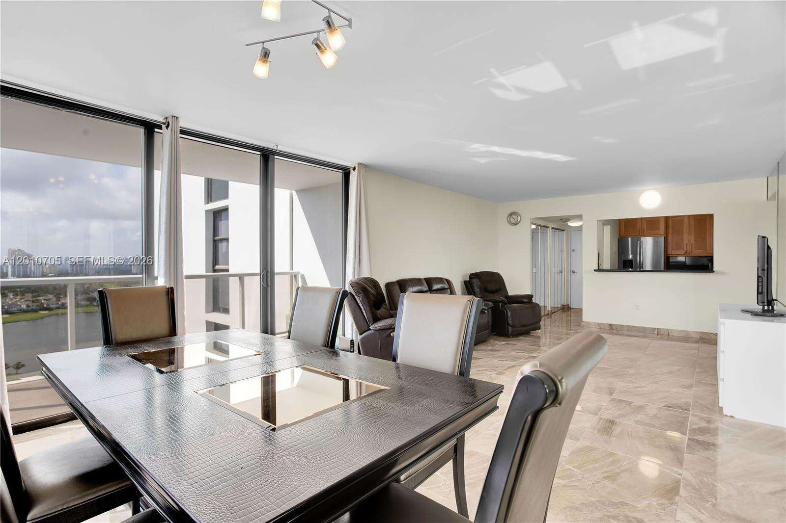 Flamenco Tower 1 at 3701 Country Club Dr, Aventura, FL 33180 - For Rent photo 10
