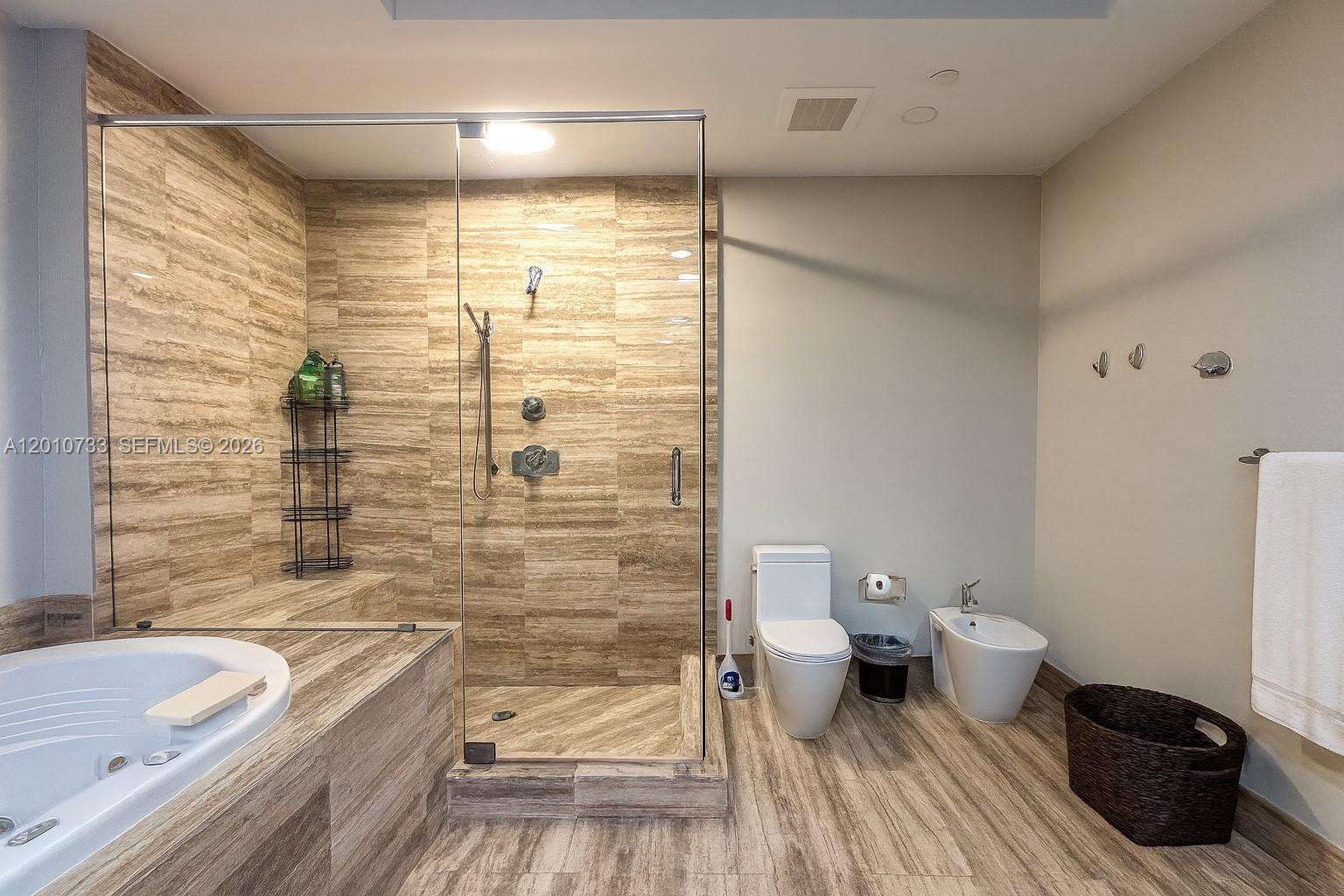 Trump Tower 2 at 15901 Collins Ave, Sunny Isles Beach, FL 33160 - For Rent photo 15
