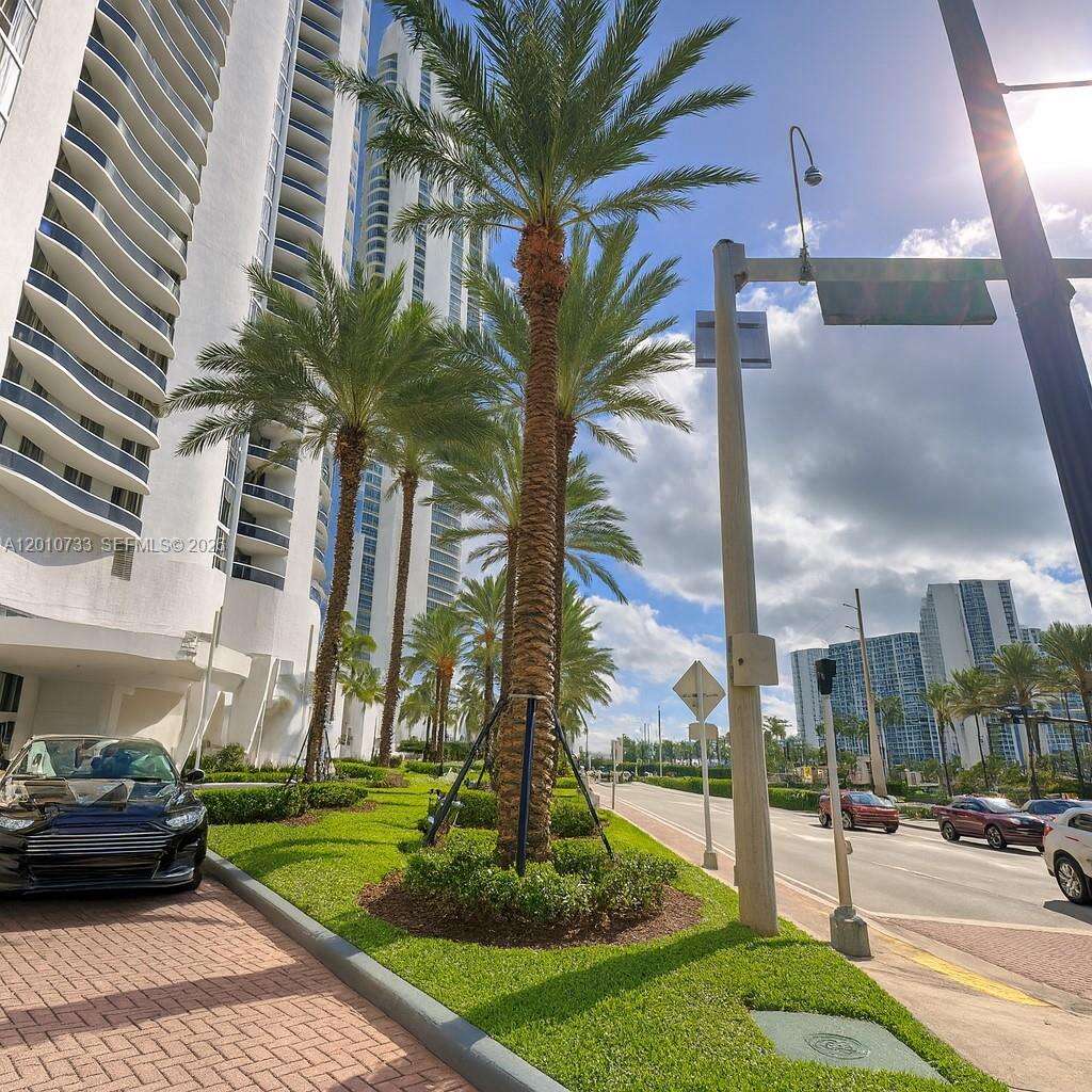 Trump Tower 2 at 15901 Collins Ave, Sunny Isles Beach, FL 33160 - For Rent photo 28