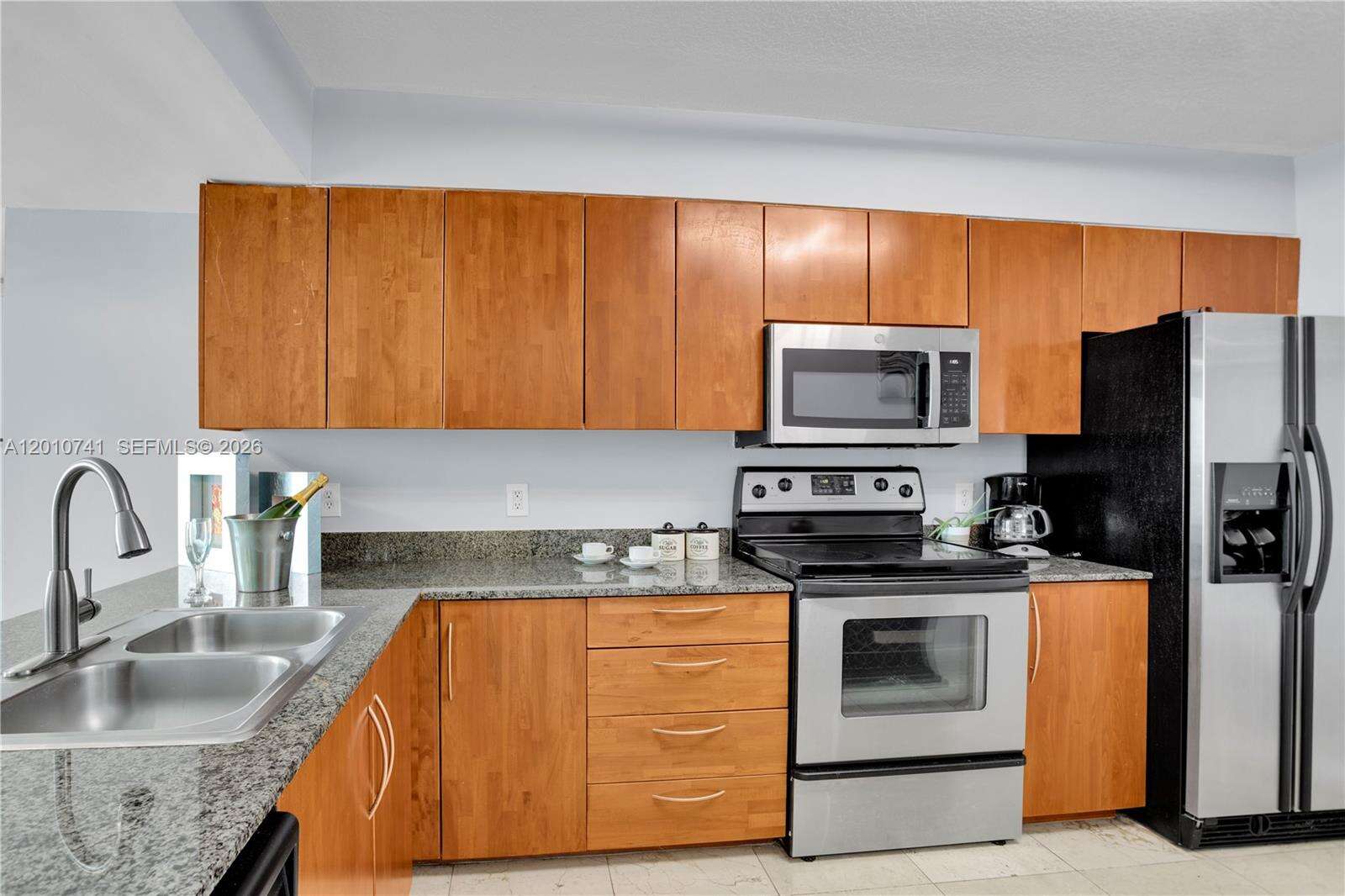 The Club At Brickell Bay at 1200 Brickell Bay Dr, Miami, FL 33131 - For Rent photo 11