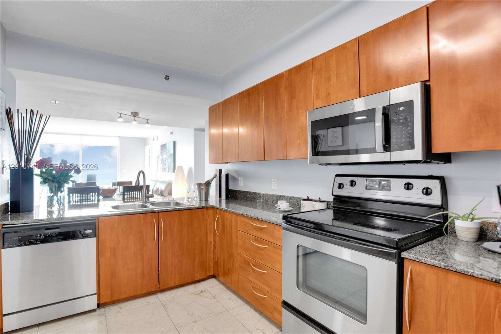 The Club At Brickell Bay at 1200 Brickell Bay Dr, Miami, FL 33131 - For Rent photo 12