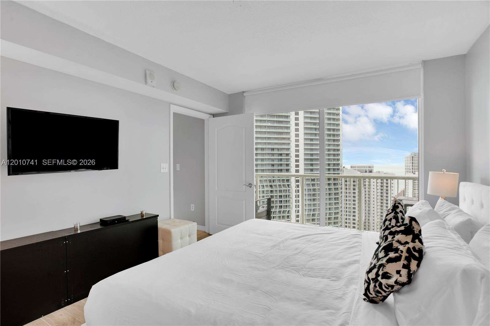 The Club At Brickell Bay at 1200 Brickell Bay Dr, Miami, FL 33131 - For Rent photo 25