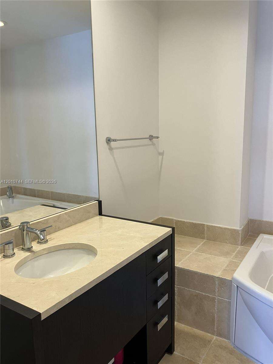 Trump Royale at 18201 Collins Ave, Sunny Isles Beach, FL 33160 - For Rent photo 22