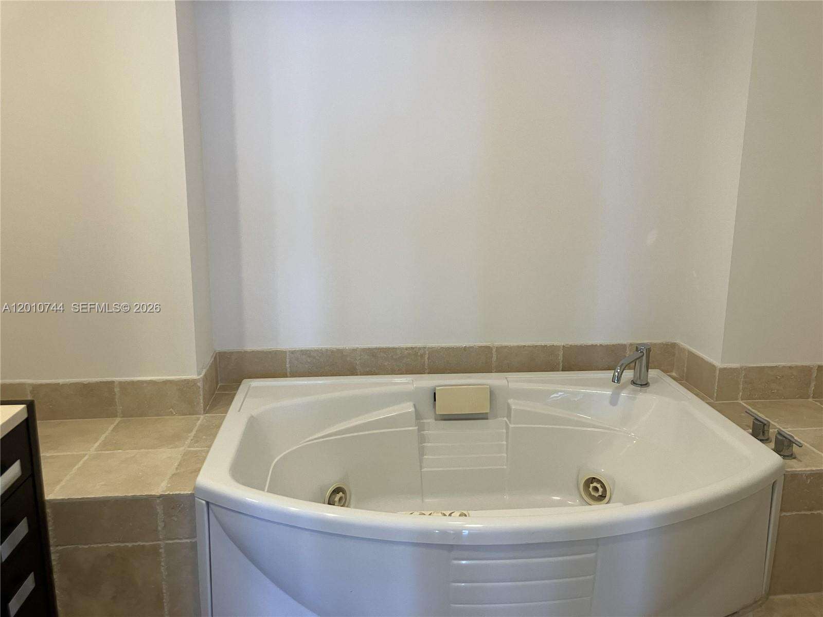 Trump Royale at 18201 Collins Ave, Sunny Isles Beach, FL 33160 - For Rent photo 23