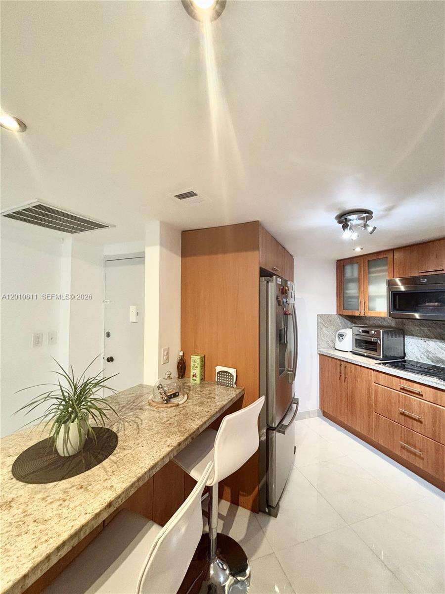 Four Ambassadors at 999 Brickell Bay Dr, Miami, FL 33131 - For Rent photo 11