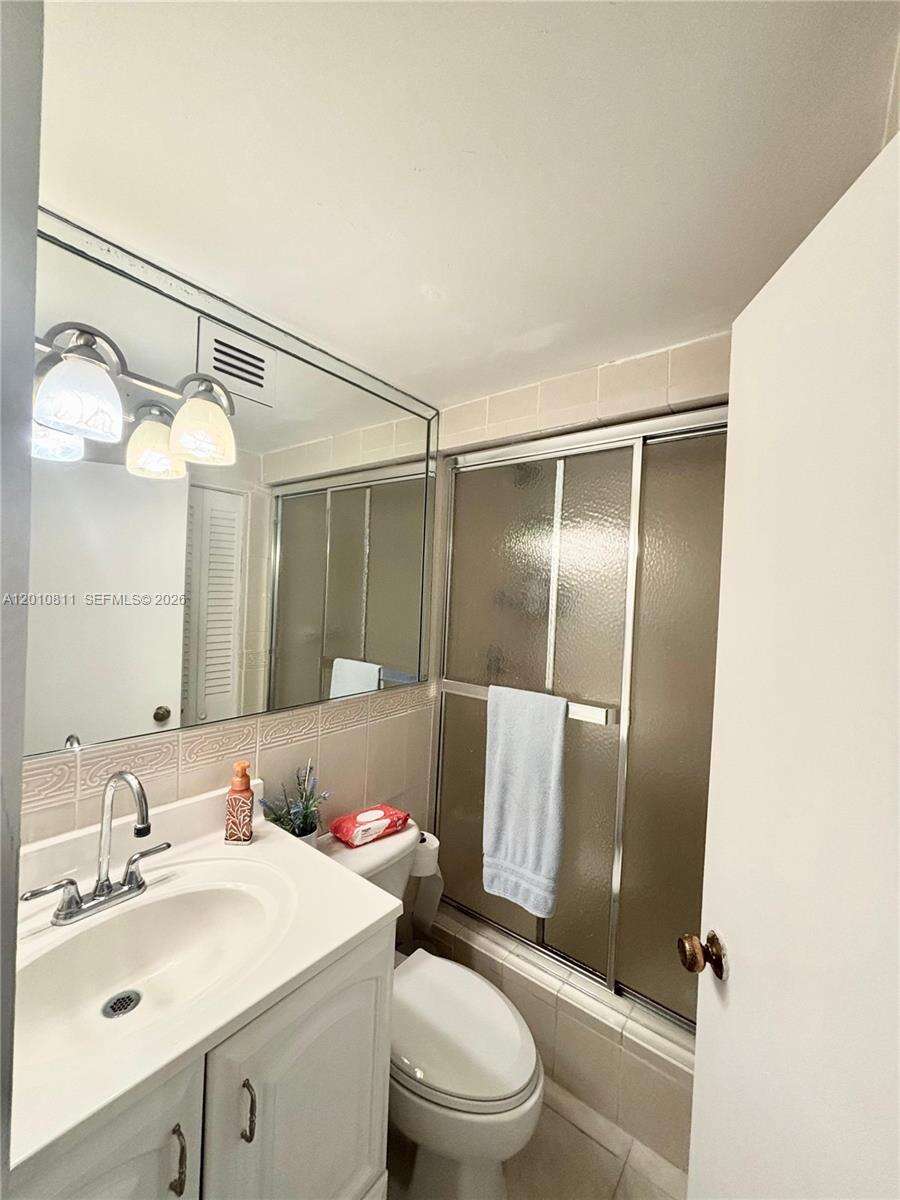 Four Ambassadors at 999 Brickell Bay Dr, Miami, FL 33131 - For Rent photo 13