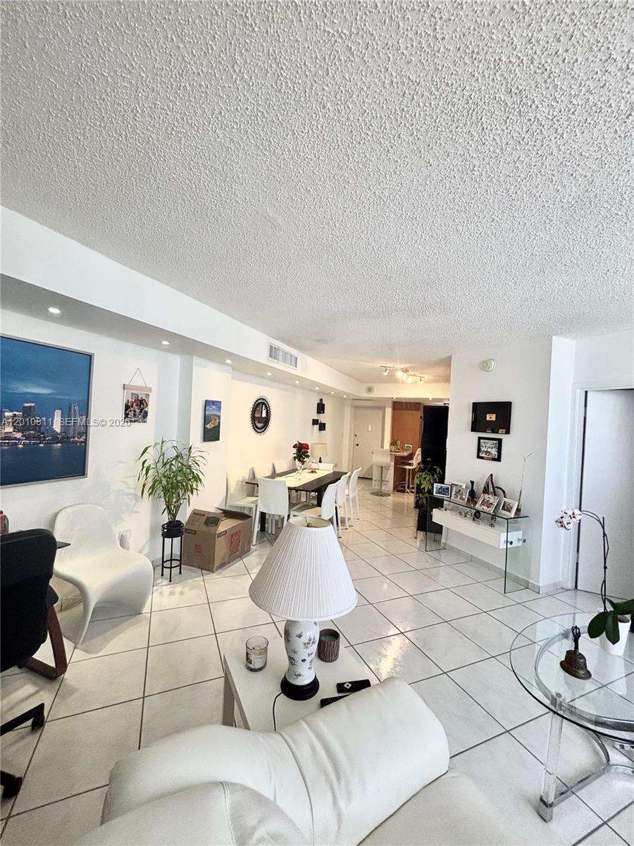 Four Ambassadors at 999 Brickell Bay Dr, Miami, FL 33131 - For Rent photo 17