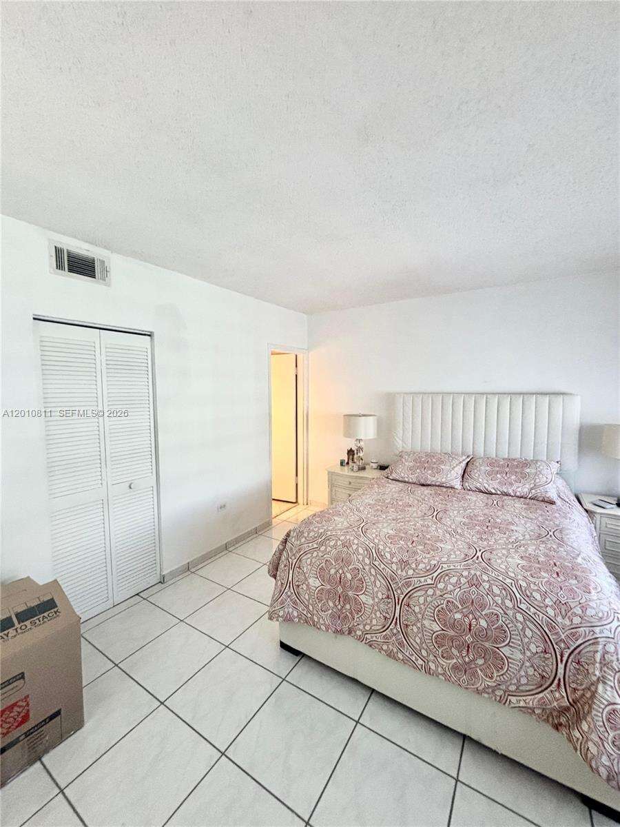 Four Ambassadors at 999 Brickell Bay Dr, Miami, FL 33131 - For Rent photo 19