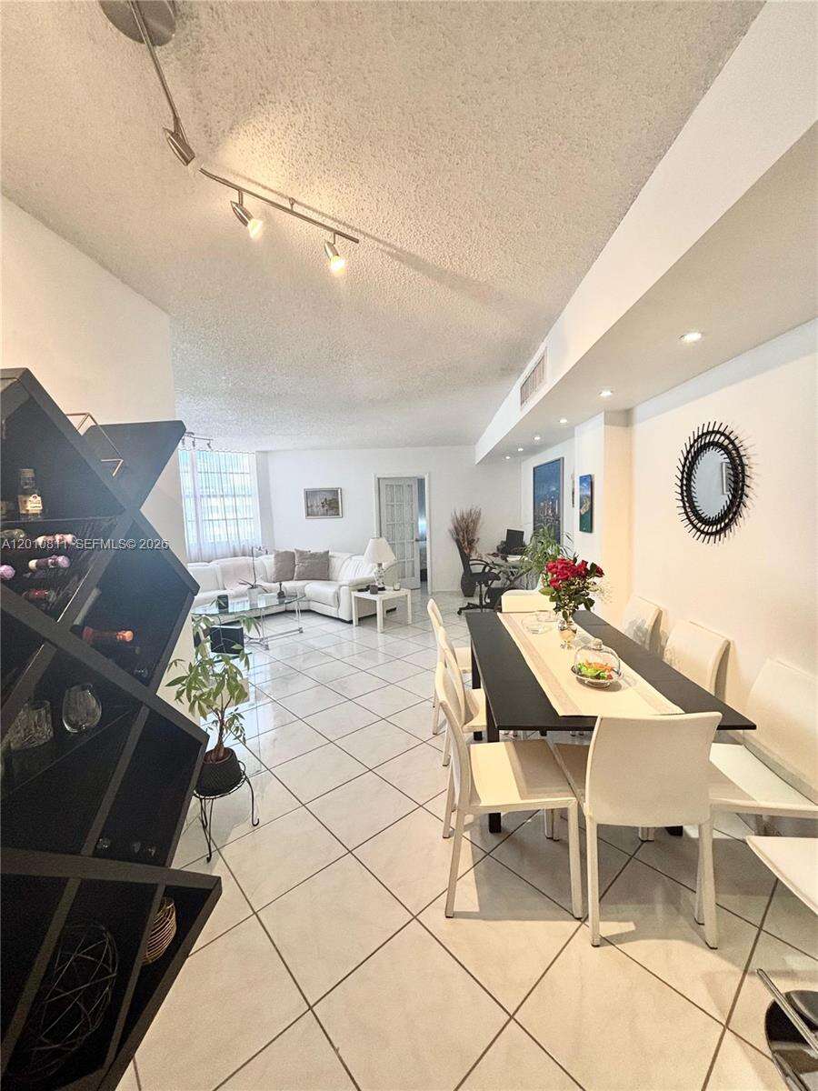 Four Ambassadors at 999 Brickell Bay Dr, Miami, FL 33131 - For Rent photo 3