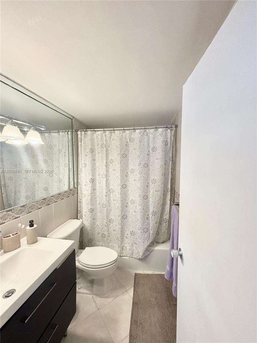 Four Ambassadors at 999 Brickell Bay Dr, Miami, FL 33131 - For Rent photo 23