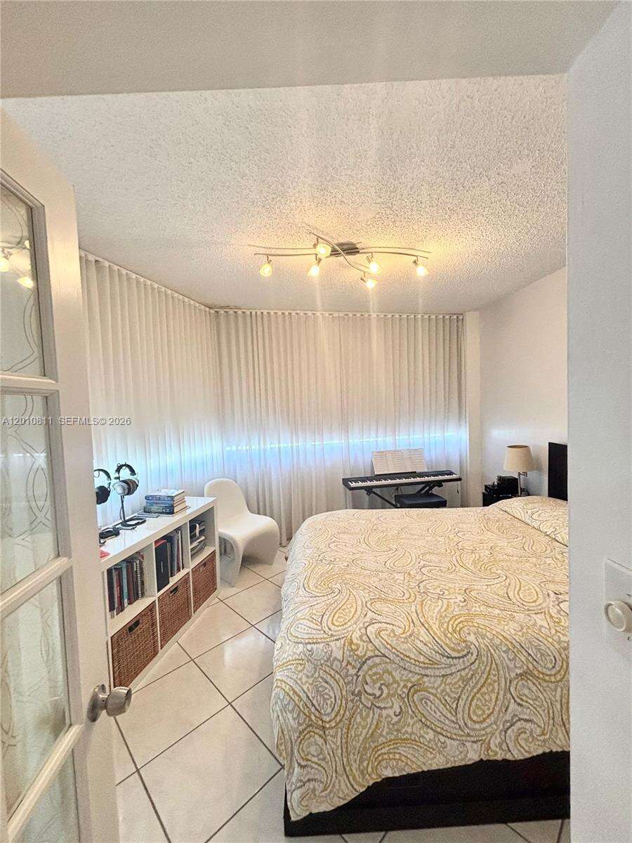 Four Ambassadors at 999 Brickell Bay Dr, Miami, FL 33131 - For Rent photo 26