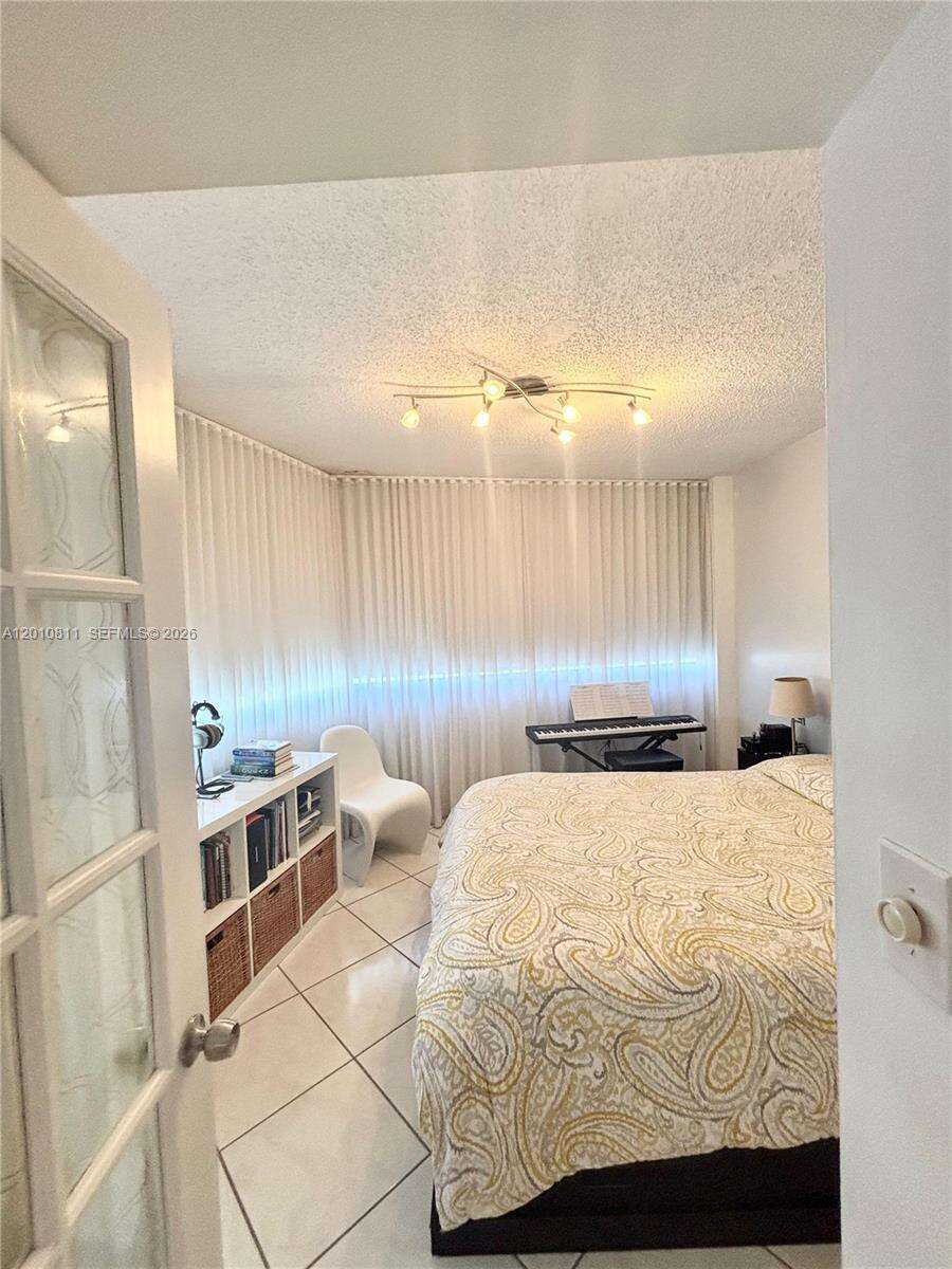 Four Ambassadors at 999 Brickell Bay Dr, Miami, FL 33131 - For Rent photo 27