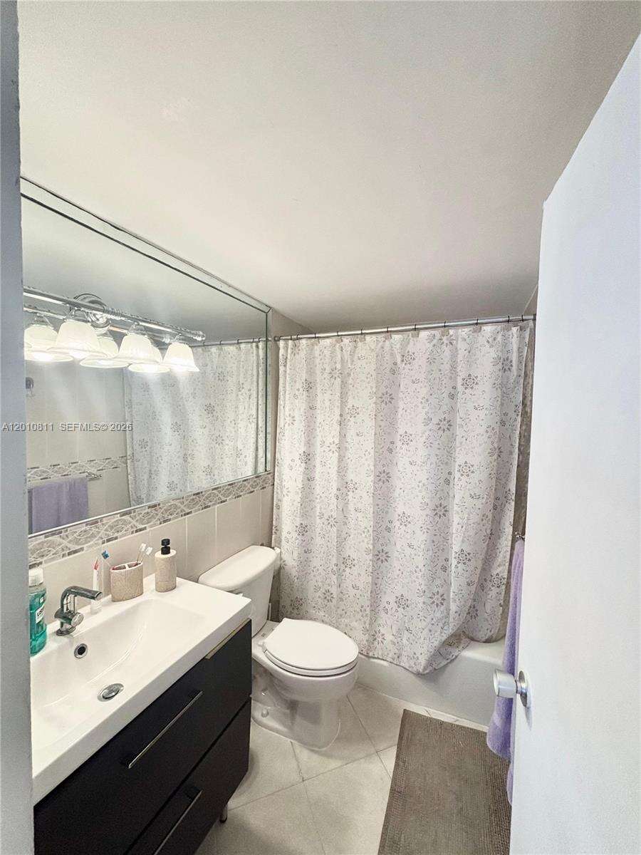 Four Ambassadors at 999 Brickell Bay Dr, Miami, FL 33131 - For Rent photo 5